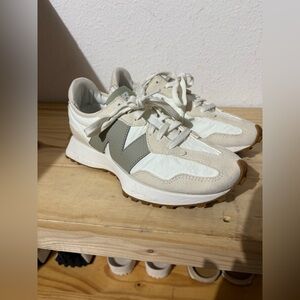 New Balance Intelligent Choice 327 Sneakers